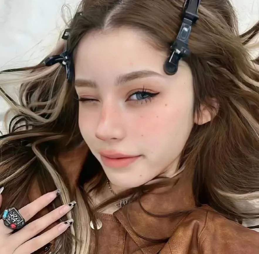 明眸